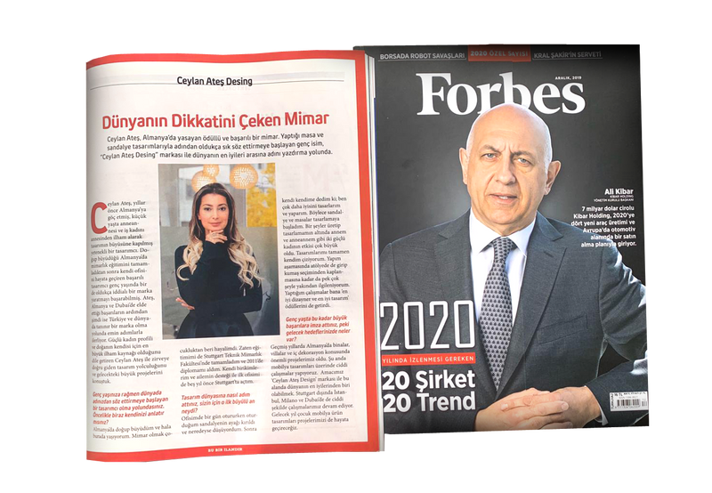 Forbes-Magazin mit Ceylan Ates Design-Feature: Stuttgarter Architektin und Innenarchitektin als 'Dünyann Dikkatini Çeken Mimar' (Architekt, der die Aufmerksamkeit der Welt auf sich zieht) vorgestellt.